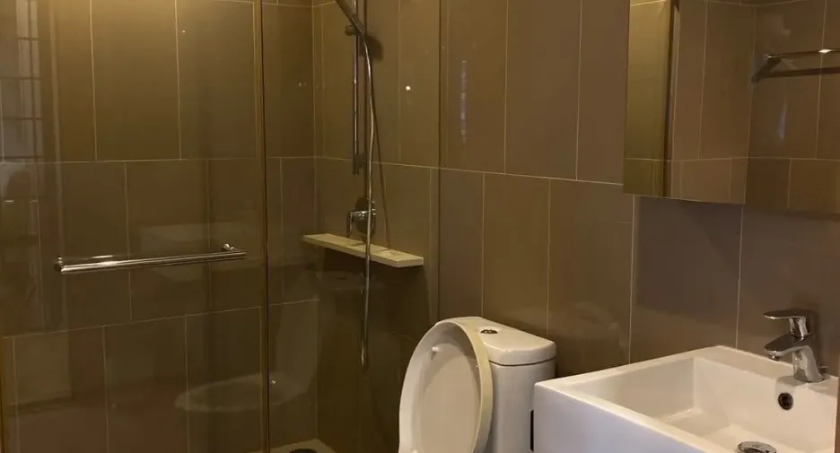 For rent 2 bedrooms condo in Pathum Wan, Bangkok