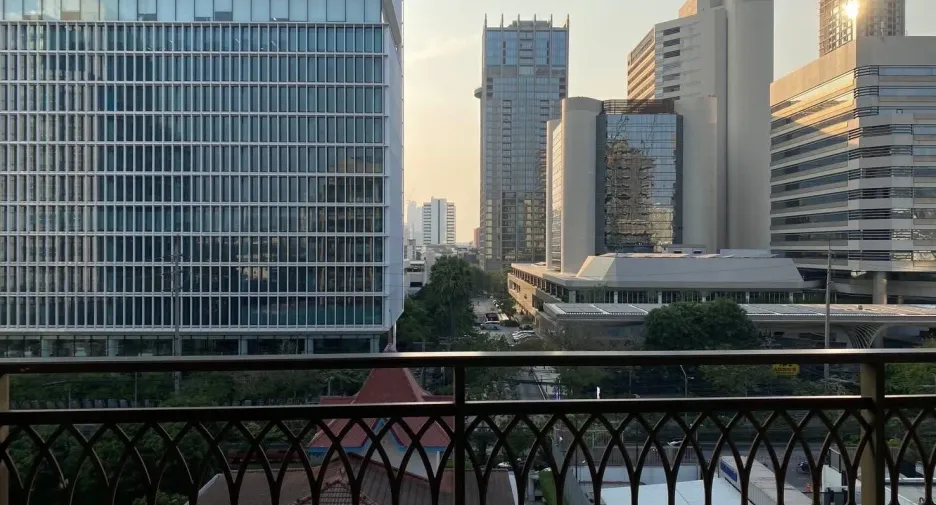 For rent 2 bedrooms condo in Pathum Wan, Bangkok