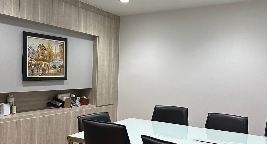 Oficina en alquiler de 4 habitaciones en Bueng Kum, Bangkok