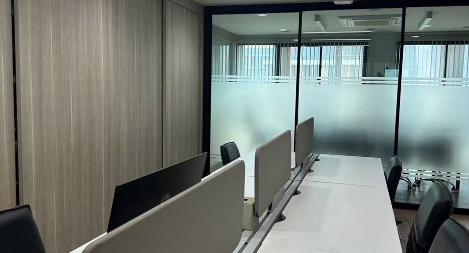 Oficina en alquiler de 4 habitaciones en Bueng Kum, Bangkok