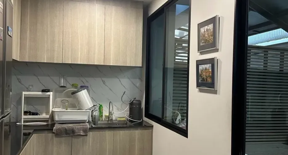 For rent 4 bedrooms office in Bueng Kum, Bangkok