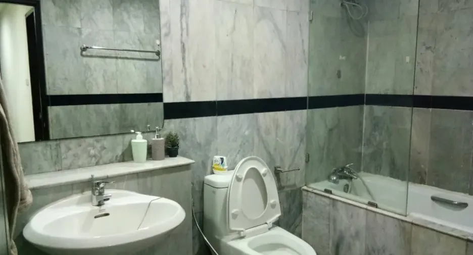 For rent 1 bed condo in Watthana, Bangkok