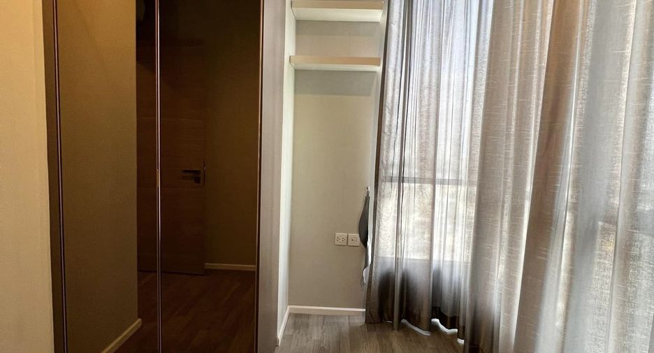 For rent 2 bedrooms condo in Sathon, Bangkok