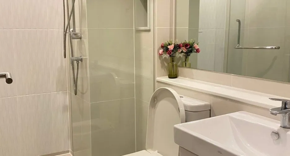 For rent 1 bed condo in Khlong Toei, Bangkok