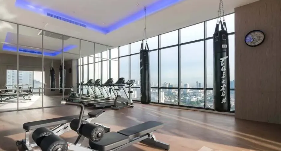 For rent 3 bedrooms condo in Watthana, Bangkok
