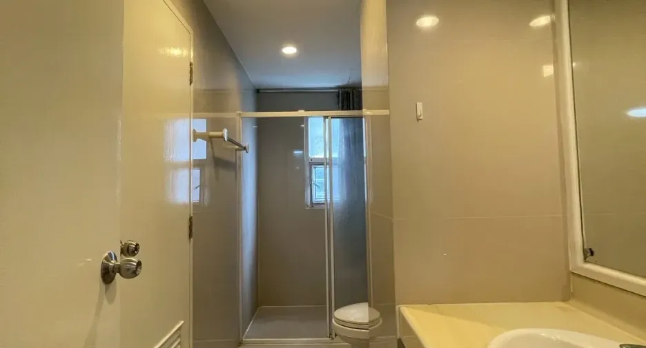 For rent 2 bedrooms condo in Bang Na, Bangkok
