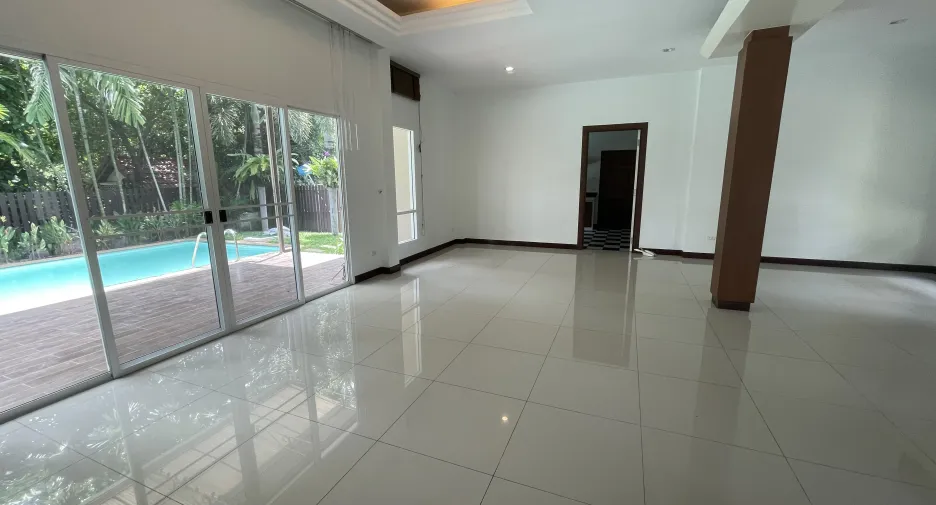 For rent 6 bedrooms house in Suan Luang, Bangkok