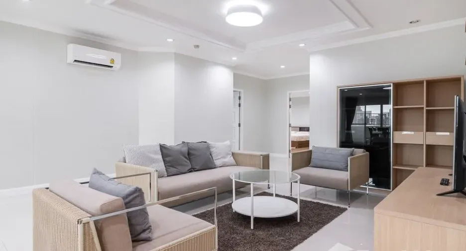 Wohnung zur Miete mit 3 Zimmer in Watthana, Bangkok