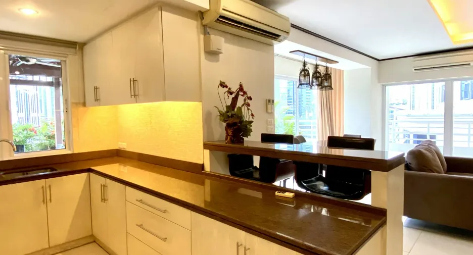 Wohnung zur Miete mit 3 Zimmer in Khlong Toei, Bangkok