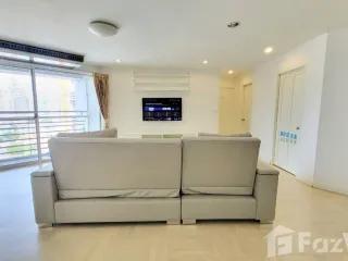 For rent 2 bedrooms condo in Yan Nawa, Bangkok