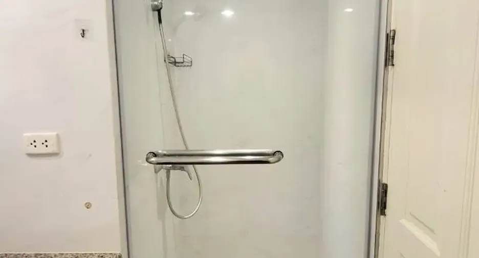 For rent 2 bedrooms condo in Yan Nawa, Bangkok