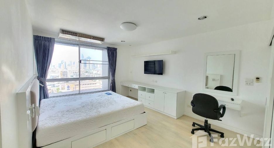 For rent 2 bedrooms condo in Yan Nawa, Bangkok
