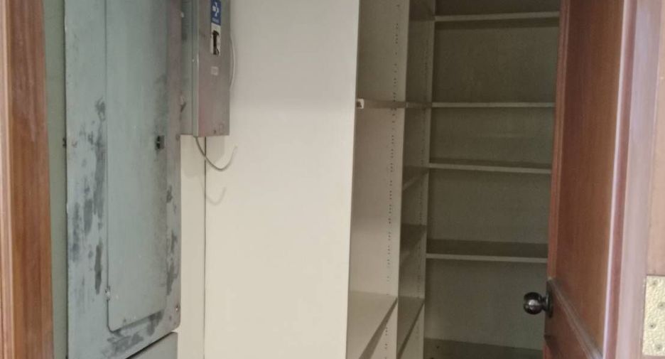 For rent 4 bedrooms condo in Watthana, Bangkok