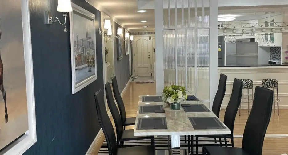 For rent 3 bedrooms condo in Khlong Toei, Bangkok