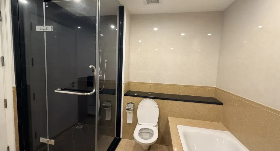 For rent 2 bedrooms condo in Sathon, Bangkok