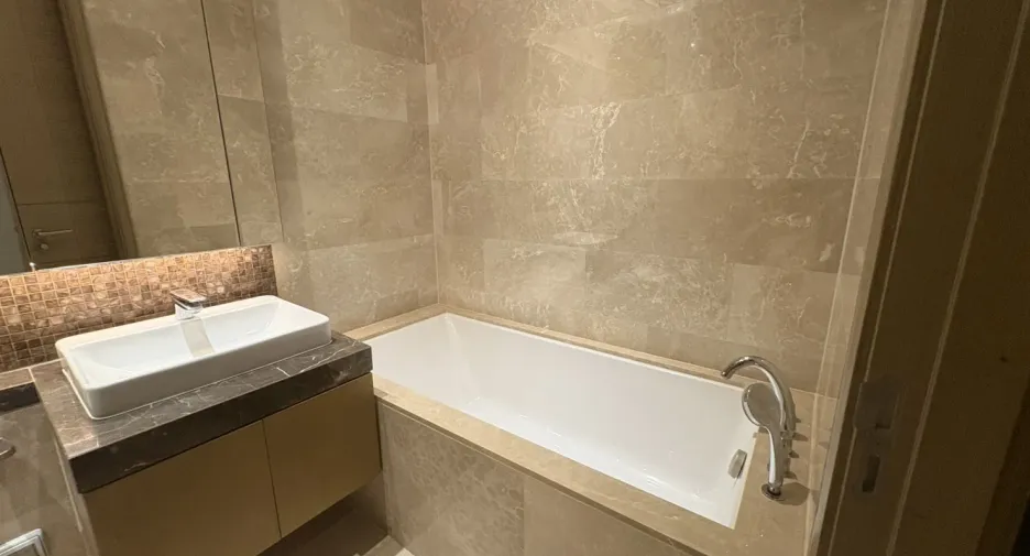 Condo en alquiler de 2 habitaciones en Pathum Wan, Bangkok