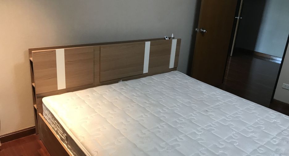 For rent 2 bedrooms condo in Pathum Wan, Bangkok