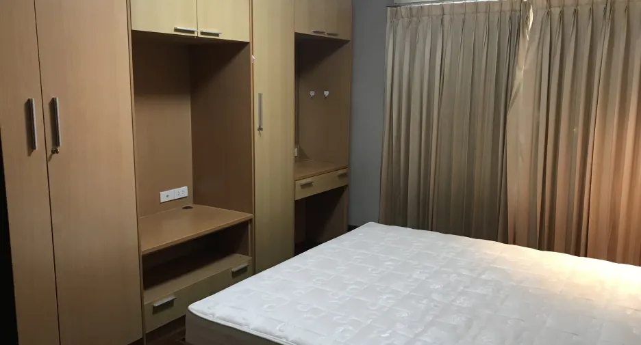 For rent 2 bedrooms condo in Pathum Wan, Bangkok