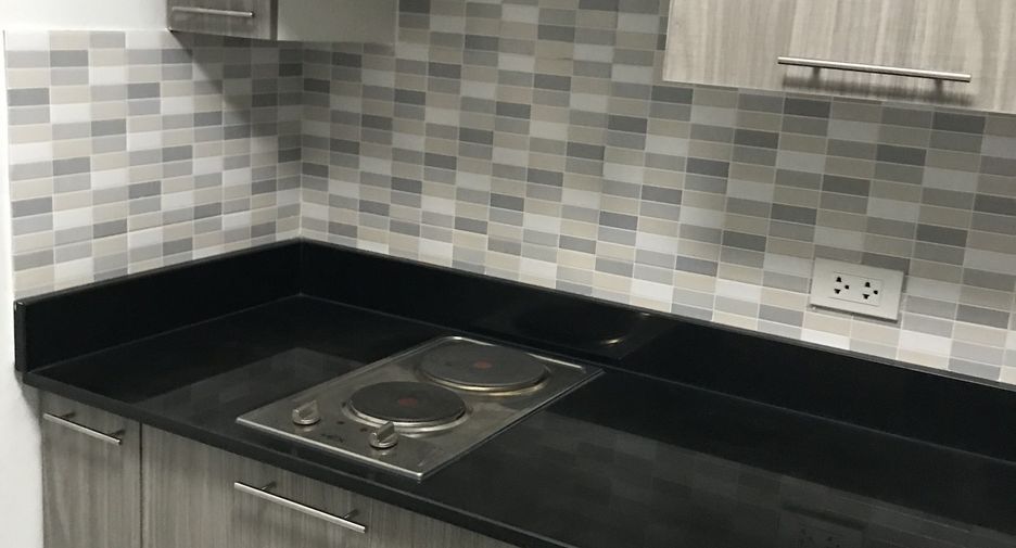 For rent 2 bedrooms condo in Pathum Wan, Bangkok