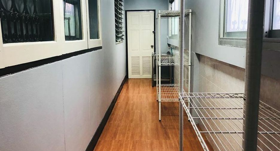 For rent 3 bedrooms house in Wang Thonglang, Bangkok