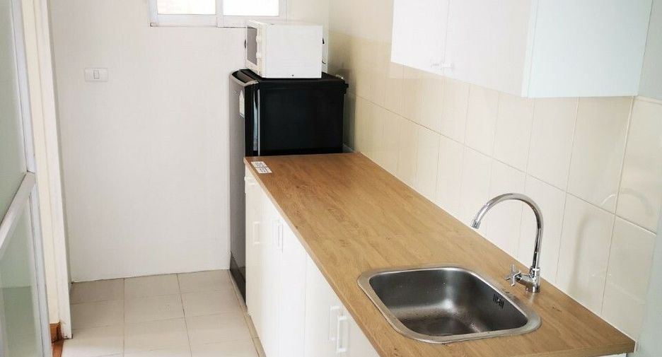 For rent 1 bed condo in Huai Khwang, Bangkok