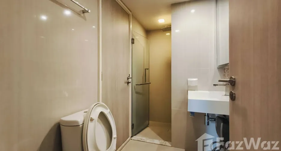 For rent 3 bedrooms condo in Watthana, Bangkok