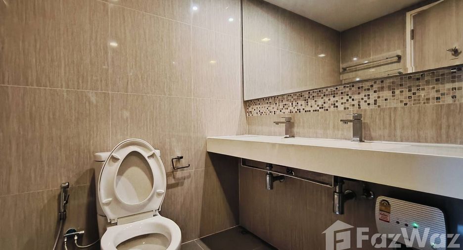 For rent 3 bedrooms condo in Watthana, Bangkok