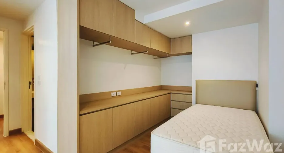 For rent 3 bedrooms condo in Watthana, Bangkok