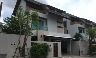 For rent 3 bedrooms house in Bang Kapi, Bangkok