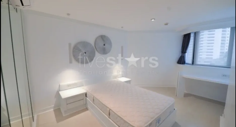 For rent 4 bedrooms condo in Khlong Toei, Bangkok
