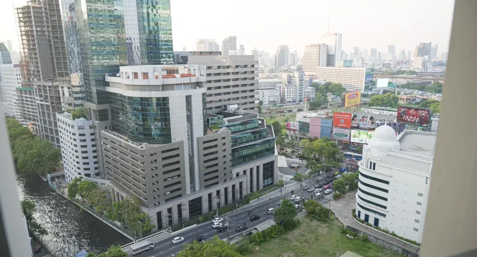 For rent 1 bed condo in Pathum Wan, Bangkok