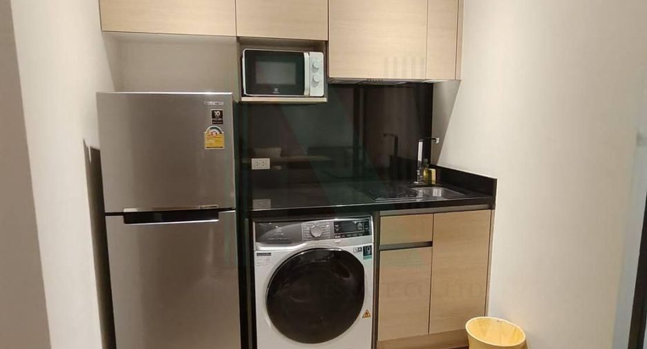 For rent studio condo in Khlong Toei, Bangkok