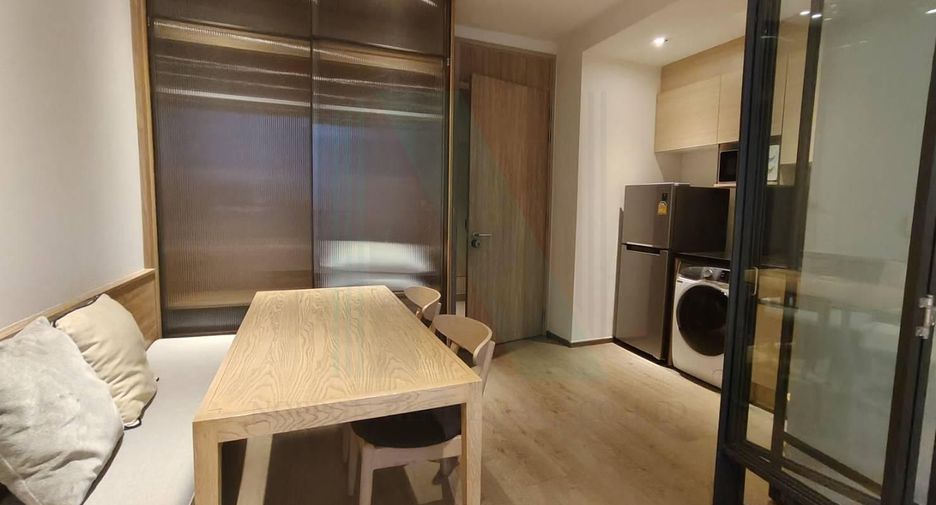 For rent studio condo in Khlong Toei, Bangkok