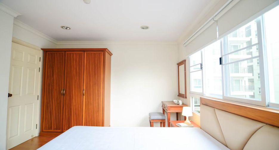 For rent 2 bedrooms condo in Khlong Toei, Bangkok