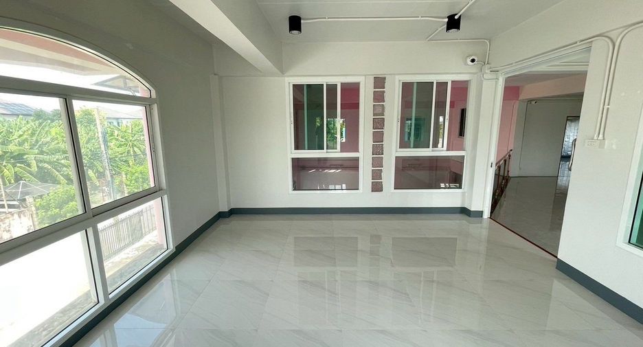 For rent 9 bedrooms office in Suan Luang, Bangkok