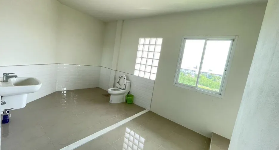 For rent 9 bedrooms office in Suan Luang, Bangkok