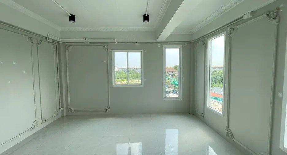 For rent 9 bedrooms office in Suan Luang, Bangkok
