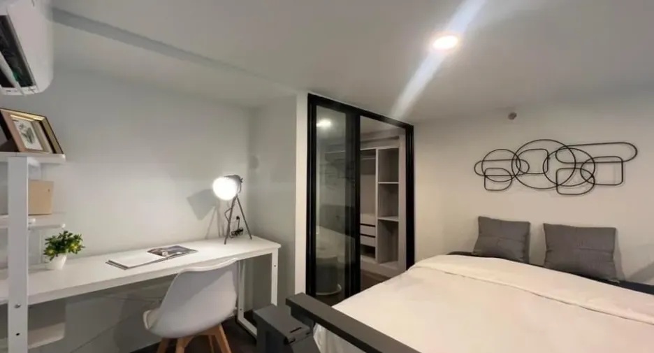 For rent 2 bedrooms condo in Ratchathewi, Bangkok