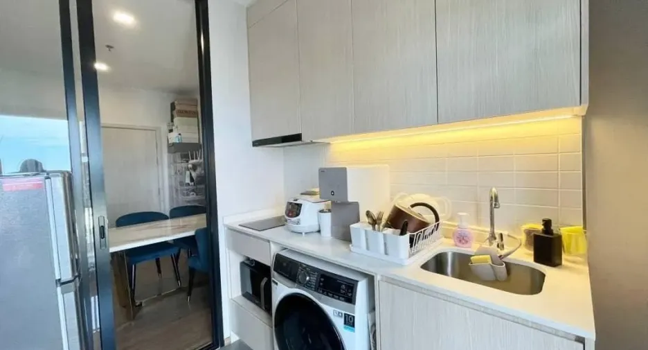 For rent 2 bedrooms condo in Bang Kapi, Bangkok