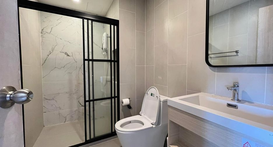 For rent 2 bedrooms condo in Bang Kapi, Bangkok