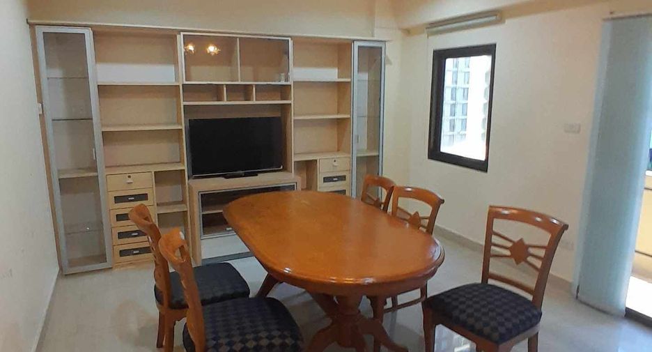 For rent 3 bedrooms condo in Watthana, Bangkok