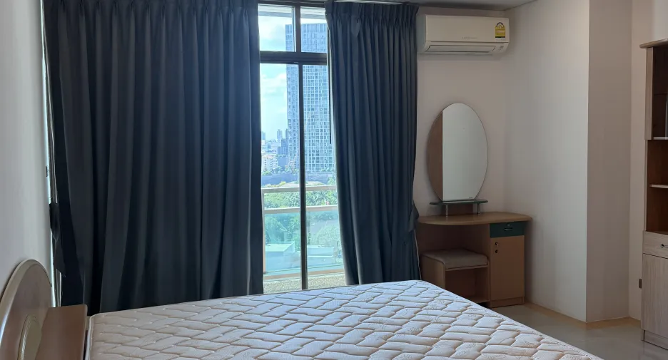 For rent 1 bed condo in Sathon, Bangkok