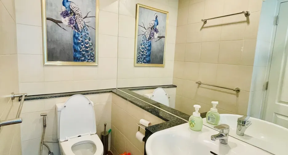 For rent 1 bed condo in Khlong San, Bangkok