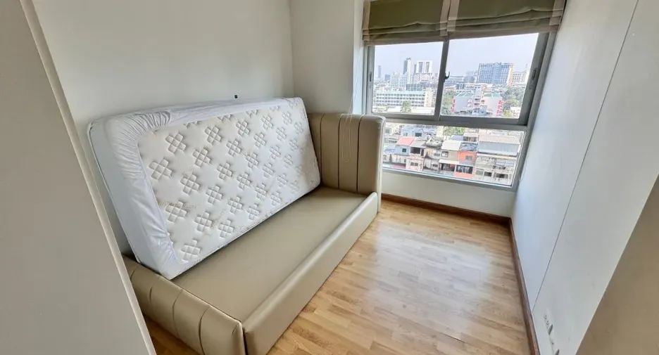 For rent 2 bedrooms condo in Thon Buri, Bangkok
