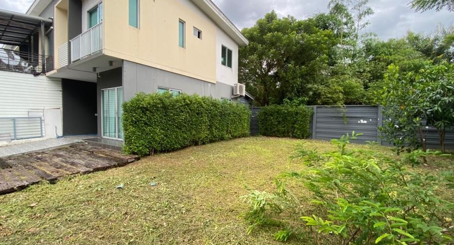 For rent 3 bedrooms townhouse in Min Buri, Bangkok