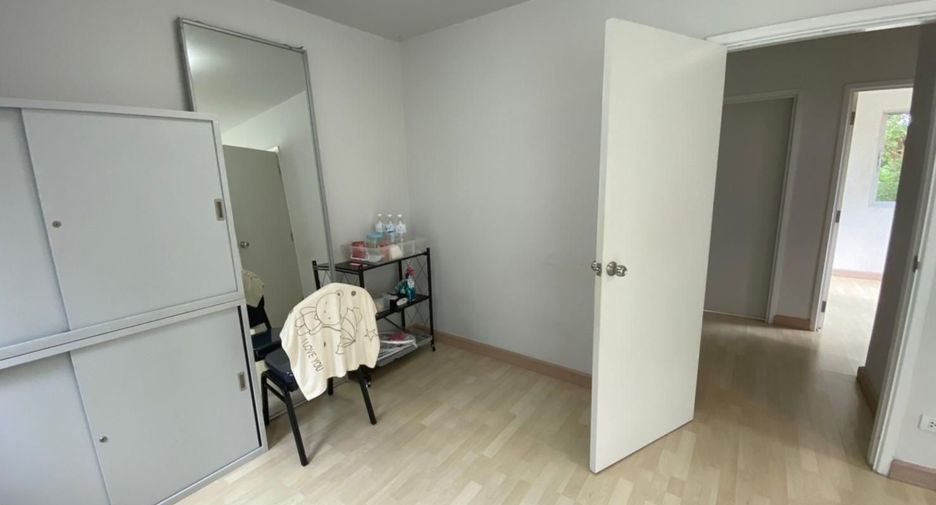 For rent 3 bedrooms townhouse in Min Buri, Bangkok
