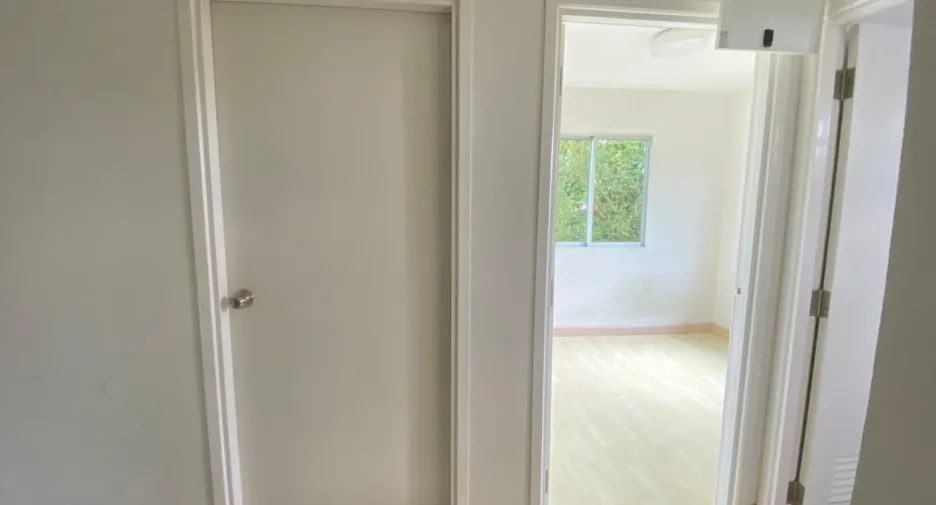 For rent 3 bedrooms townhouse in Min Buri, Bangkok