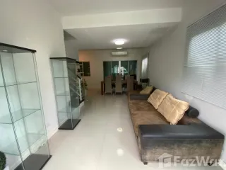 For rent 3 ベッドルーム townhouse in Min Buri, Bangkok