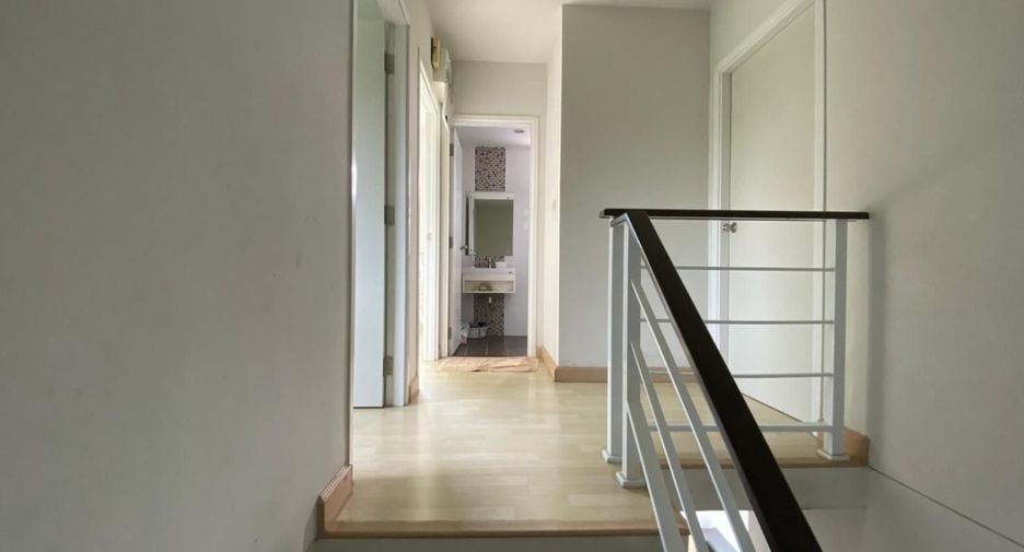 For rent 3 bedrooms townhouse in Min Buri, Bangkok