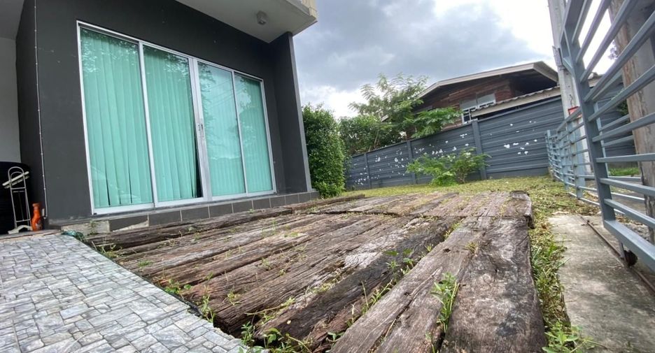 For rent 3 bedrooms townhouse in Min Buri, Bangkok